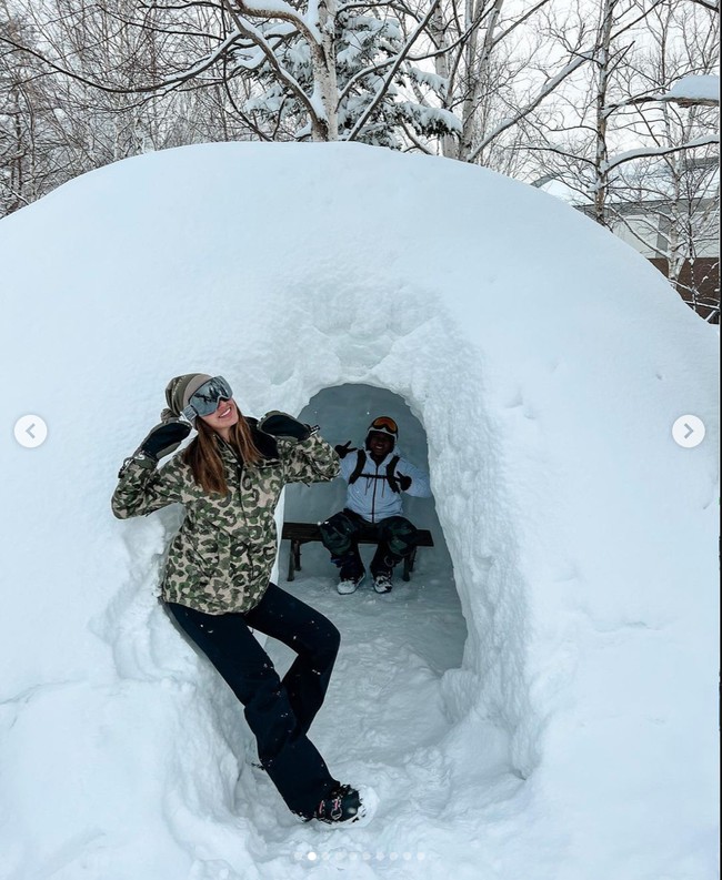 Melalui akun Instagram pribadinya Nia membagikan momen-momen keseruan liburannya bersama keluarga. Ekspresi bahagia tampak jelas ditunjukkan oleh Nia dan Ardi Bakrie. Foto: Instagram/@ramadhaniabakrie