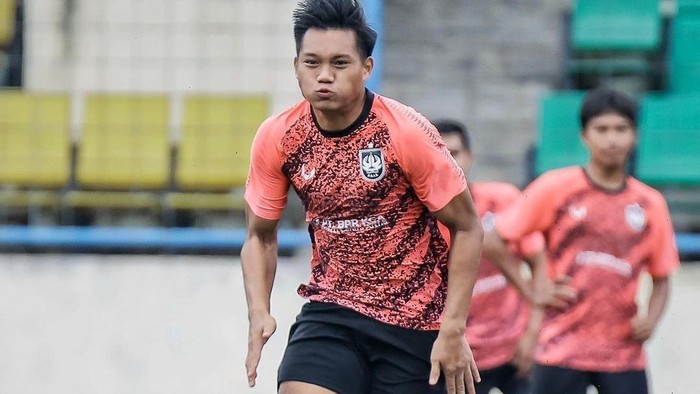 Pemain PSIS Semarang, Kartika Vedhayanto kembali mendapat panggilan mengikuti TC Timnas Indonesia U-22 di Jakarta. Foto diunggah Sabtu (4/3/2023).
