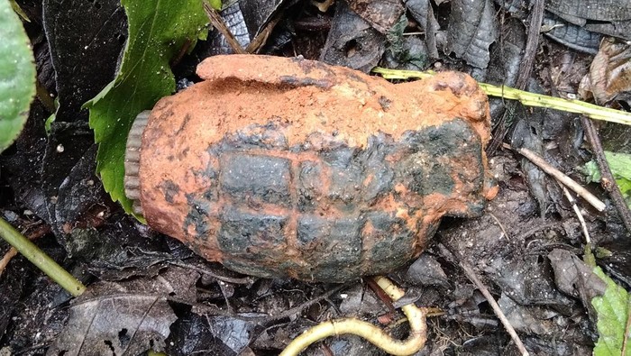 Penemuan granat nanas di Mamasa, Sulbar.