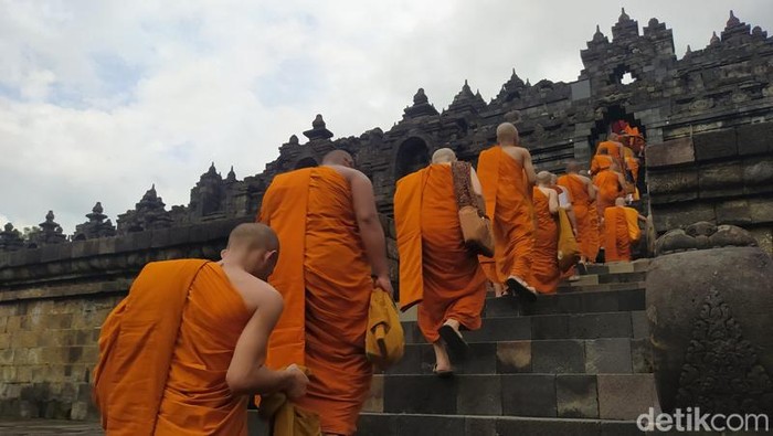 Perayaan Magha Puja di pelataran Candi Borobudur, Magelang, Sabtu (4/3/2023).