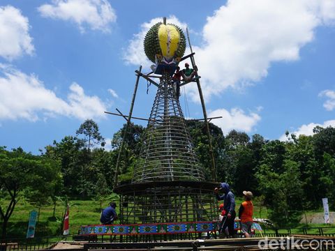 Persiapan KenDuren Wonosalam, acara bagi-bagi durian lokal gratis di Jombang.