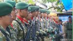 Suasana Duka Pemakaman Praka Jumardi yang Gugur Ditembak KKB