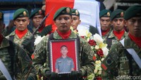 Praka Jumardi dimakamkan secara militer di pekuburan Islam Dusun Maccope, Desa Patangkai, Kecamatan Lappariaja. (Foto: Agung Pramono/detikSulsel)