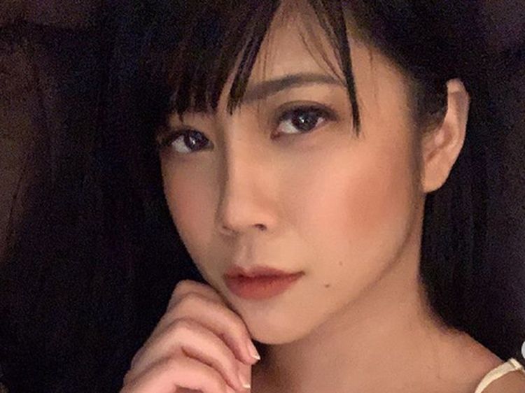 Foto Streamer yang Jadi Kontroversi karena Pakai Payudara Palsu Saat Live