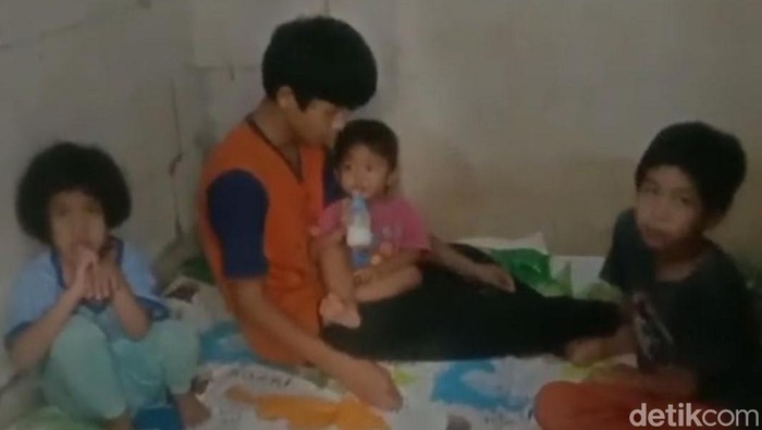 Remaja di Bangkalan rawat ibu ODGJ dan 4 adik masih balita