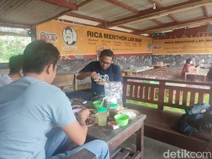 Huaah! Nikmatnya Disengat Pedas Gurih Rica Menthok Lek Man
