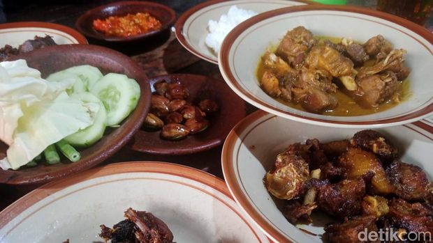 Rica Menthok Le Man di Kemuning, Karanganyar