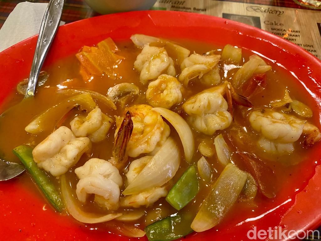 Sedapnya Chinese Food Klasik dan Es Krim Jadul di Restoran TipTop Medan