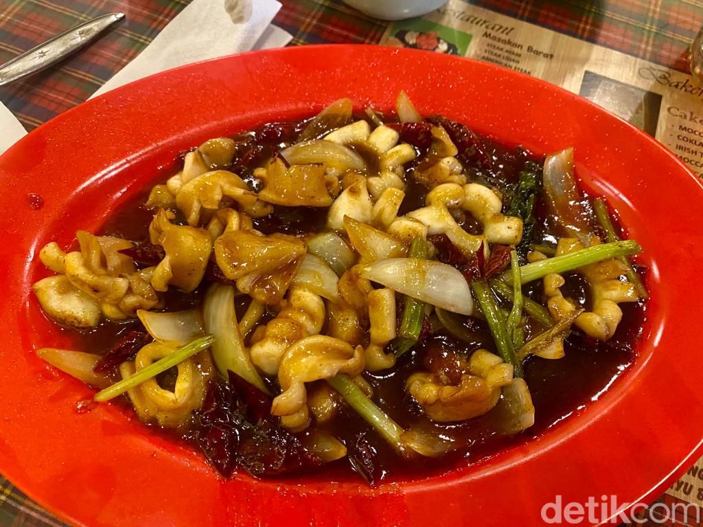Sedapnya Chinese Food Klasik dan Es Krim Jadul di Restoran TipTop Medan