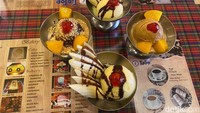 Tak ketinggalan Tip Top juga paling terkenal dengan racikan es krim homemade nya yang tak pernah berubah dari dulu. Seperti Peach Melba, Tutti Frutti, sampai Mexikaner. Foto: detikFood