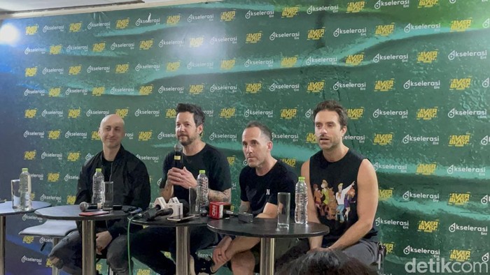 Simple Plan jelang konser di Everblast Festival.