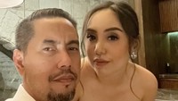 Sunan Kalijaga dikenal luas sebagai pengacara karena beberapa kali membantu artis dalam menghadapi masalah hukum. Sang anak, Salmafina juga merupakan selebgram.