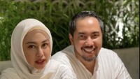 Sunan Kalijaga masih sering sempatkan waktu berduaan dengan sang istri. Salah satu agendanya tentu saja mampir ke tempat makan.