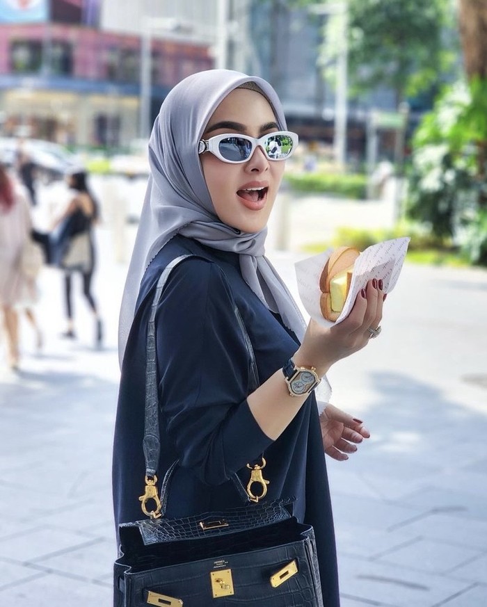 Syahrini dan Reino Barack