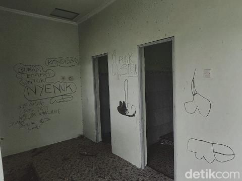 Wisata Gua Jegles Kediri yang dirusak.