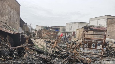 Yang Tersisa dari Kebakaran Depo Pertamina Plumpang Tadi Malam