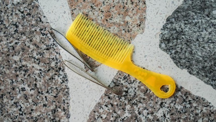 Mencabut Uban Malah Bikin Tambah Banyak, Mitos atau Fakta?