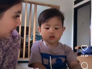 Kisah Ibu Muda yang Konsisten Ajarkan Bahasa Sunda ke Anaknya