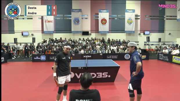 Pertandingan pingpong Andre Taulany dan Desta di VDKATE.