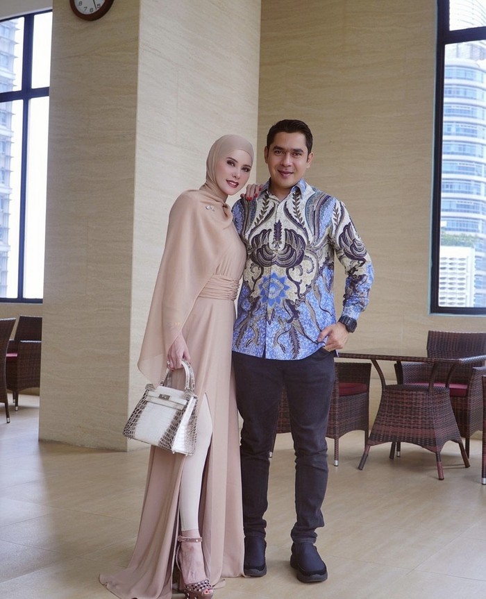 Angel Lelga Hobi Ngopi, Ini Momennya Saat Hangout Menikmati Kopi Angel Lelga Hobi Ngopi, Ini Momennya Saat Hangout Menikmati Kopi