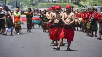 Atraksi budaya Sasak Lombok itu untuk memeriahkan dan mengiringi para pembalap menjalani Final Race World Superbike (WSBK) Indonesia Round 2023.