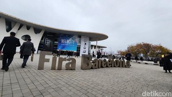 Fira de Barcelona tetap menjadi tuan rumah untuk ajang tahunan bagi pesta teknologi sejagat tersebut. Tahun ini, udara dingin yang menusuk menyambut para pengunjung. Foto: Ardhi Suryadhi