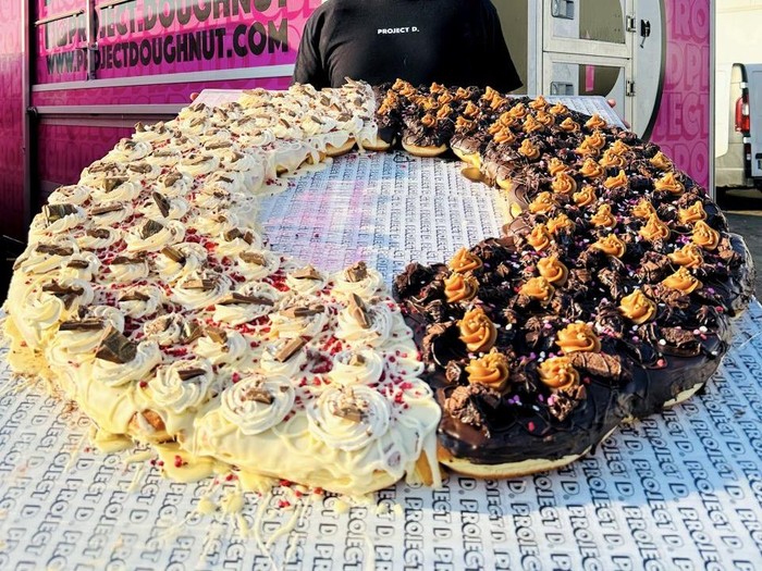 Donat Raksasa 40 Kilogram