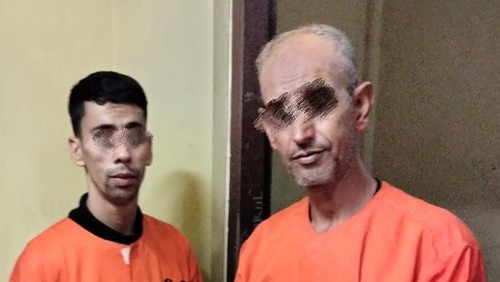 Dua WNA asal Aljazair ditangkap Polres Bandara karena kedapatna mencuri tas berisi HP dan pakaian penumpang di terminal kedatangan.