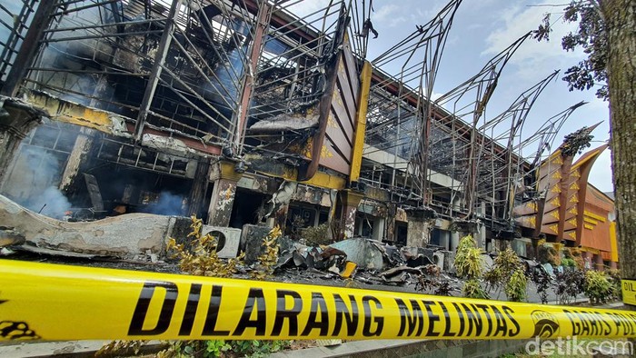 Kebakaran Mal Pelayanan Publik (MPP) Pekanbaru. (Raja Adil Siregar/detikSumut)