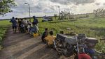 Sore Sederhana, Nongkrong di Pinggir Jalan Bersama Kopi Kaki Lima