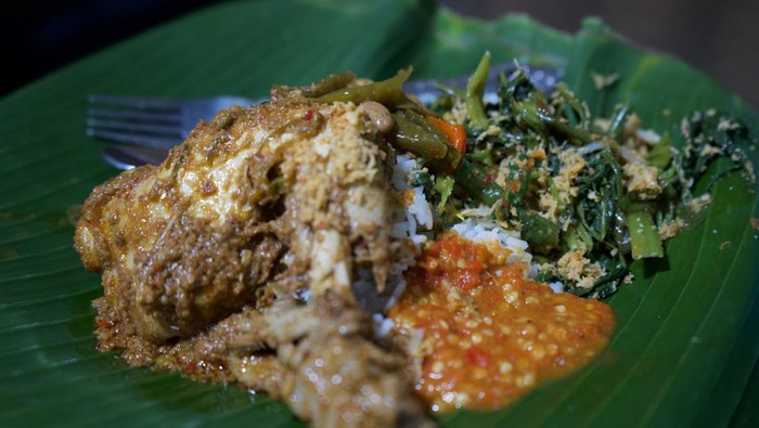 Nasi Lonte di Medan. (Goklas Wisely/detikSumut)