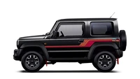 Kemudian untuk menegaskan kesan klasiknya, Suzuki juga menyematkan kalimat Jimny Heritage beserta siluet gambar badak. Livery ini disebut-sebut terinspirasi dari model tahun 1970-1990. Foto: Carscoops