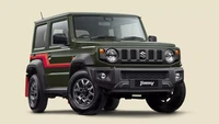Suzuki Jimny edisi terbatas ini masih mengusung beberapa fitur dari versi umumnya, seperti setir berbalut material kulit, sistem infotainment 7 inci dengan navigasi, kamera mundur, sistem audio dua speaker, kontrol iklim, kontrol jelajah, AEB, dan lane departure warning. Foto: Carscoops