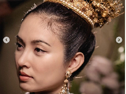 7 Gaya Transgender Tercantik Menikah Pakai Baju Rp 8,7 M, Makeupnya Minimalis