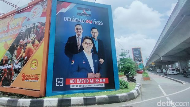 Penampakan baliho Anies-AHY di Makassar.