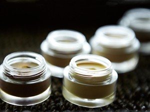 4 Bahaya Kosmetik Share In Jar, Pantesan BPOM Bilang Ilegal