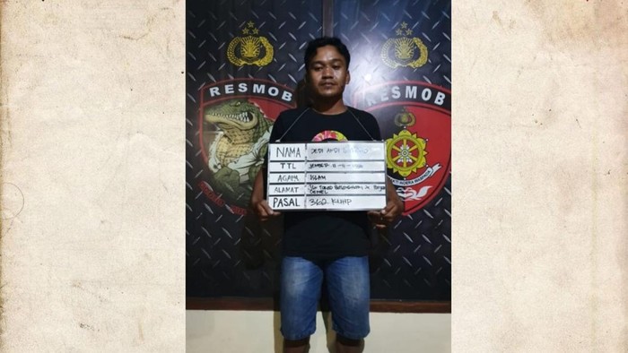 Sopir ojol ditangkap polisi karena membobol rekening lewat ATM seseorang yang kehilangan dompetnya di Denpasar.