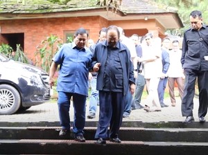 Surya Paloh Tiba di Hambalang untuk Bertemu Prabowo