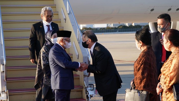 Tiba di Osaka, Maruf Amin Disambut Dubes RI untuk Jepang (Yulida/detikcom)