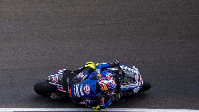 Toprak Jadi Pemenang WSBK Mandalika Toprak Razgatlioglu keluar menjadi pemenang dalam Superpole Race World Superbike (WSBK) Mandalika. Ini jadi kemenangan pertama Toprak dalam gelaran WSBK 2023.