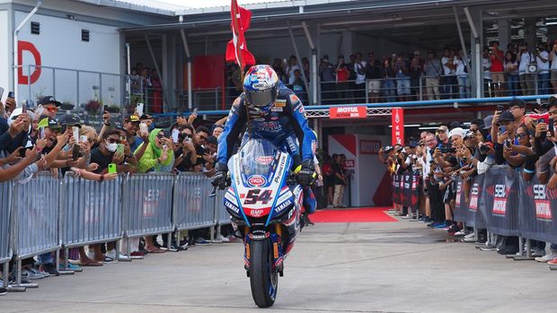 Toprak Razgatlioglu menang di Superpole Race WSBK Mandalika 2023