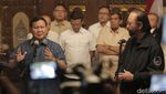 Usai Pertemuan, Prabowo-Surya Paloh Salam Komando dan Berpelukan