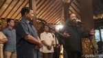 Usai Pertemuan, Prabowo-Surya Paloh Salam Komando dan Berpelukan