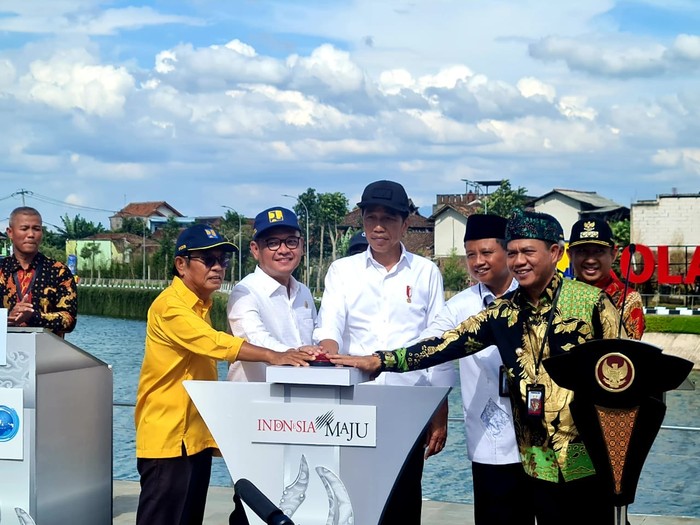 Ketiga kolam retensi yang diresmikan oleh Presiden Joko Widodo, Minggu (5/3/2023), yakni Andir, Cienteung, dan Floodway Cisangkuy diyakininya bisa menangkal banjir di Kabupaten Bandung.