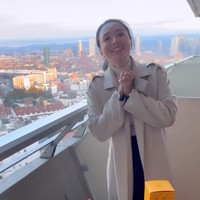 Ketika berulang tahun, Wika pun mendapat beragam kejutan dari kekasih. Tak hanya kue ulang tahun dan bunga, sang kekasih rupanya juga telah menyiapkan kejutan spesial untuk Wika Salim. Foto: Instagram/@wikasalim