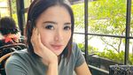 Wika Salim Selalu Tampil Cantik Saat Kulineran dan Masak di Dapur