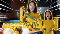 Masak aneka sayuran yang sederhana. Wika Salim berhasil menghibur para penggemarnya dengan konten masak-masaknya di rumah yang menarik. Foto: Instagram @wikasalim