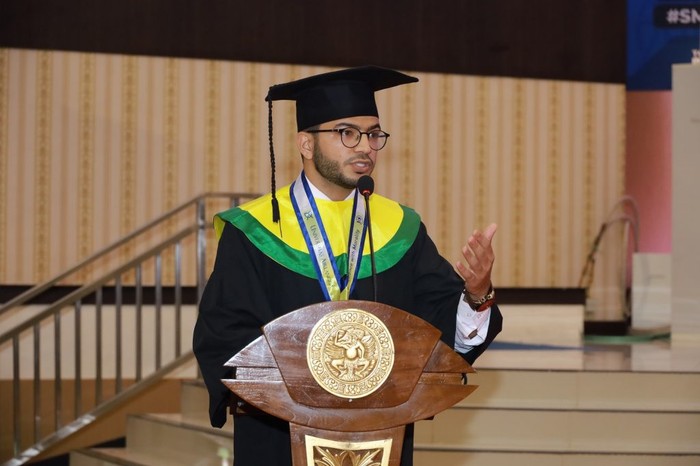 Wisudawan Unair Asal Gaza, Palestina.