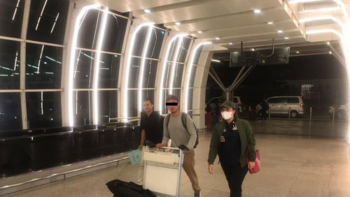 Turis Kazakhstan berinisial AK dideportasi oleh Rudenim Denpasar.