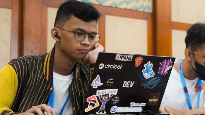 Abdullah Mudzakir (18) Siswa kelas XII SMKN 8 Kota Semarang. Foto diunggah Senin (6/3/2023).